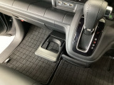 豊富に在庫を取り揃えています!軽自動車からミニバン、セダン、SUV、話題のハイブリッド車など続々入荷しております♪