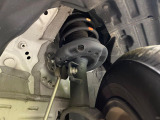 お車を安心してお乗りいただく為には、足回りの定期点検が欠かせません。サービスサポート(有償保証)では無料点検もご提供しており、安心のカーライフをお過ごしいただけるサポート体制が整っています。