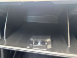車検証なども収納できる大型のグローブボックスは、使い勝手もよく役立ちます!