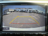 【バックモニター】後ろのカメラの映像をモニターに映し出すことができます!後方の見えない死角や、障害物との距離感をしっかり確認することができます!駐車が苦手な方におすすめです。