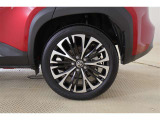 純正18AW!タイヤサイズは215/50R18になります♪