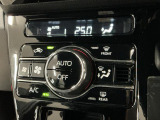 【オートエアコン】AUTOボタンを押してお好みの温度を設定!快適な室温でドライブをお楽しみいただけます♪