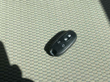 【キー】  アドバンスドキーレス(スマートキー)タイプです。