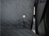 ◆ISOFIX◆シートベルトいらずでチャイルドシートと固定金具を連結するだけでガッチリ固定できます。