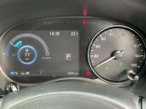 ☆視認性の良いメーターには、燃費情報など運転をサポートする様々な情報を表示します☆