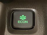 ★ECONスイッチ★ エコドライブを加速しよう!スイッチをONにすると、運転の仕方によるロスを抑え込み燃費をよくするようクルマが頑張ります(*^ー^*)燃費向上にチャレンジ♪