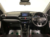5ナンバーサイズで全長4m未満のコンパクトカーでありながら、室内は驚きの広さ!