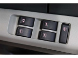 運転席はオート機能付のパワーウィンドウです!