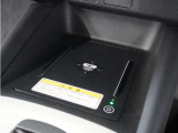 ◆ワイヤレス充電器◆ワイヤレス充電対応のスマートフォンを置くだけで充電が可能でとても便利な機能です。