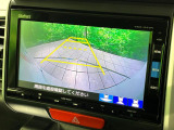 【バックカメラ】駐車時に後方がリアルタイム映像で確認できます。大型商業施設や立体駐車場での駐車時や、夜間のバック時に大活躍!運転スキルに関わらず、今や必須となった装備のひとつです!