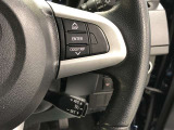 【クルーズコントロール】高速道路などを一定の速度で走行したいとき、スイッチ操作すれば、アクセルペダルを踏まなくても低速走行が可能になります。長時間の運転の疲れ軽減にもつながります。