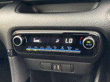 オートエアコンは温度を設定するだけで、自動で風量などを設定してくれます。運転しながら操作も必要ないので、安全性も向上します。