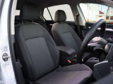 認定中古車保証1年間距離無制限の保証とロードアシスタンスサービスが全車に付帯されています。また、1年間または2年間の延長保証(有償)もご利用いただけます。
