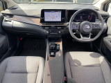 ノートの運転席周りの画像です。