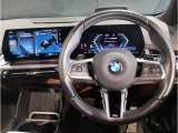 運転の楽しいBMWでは、アクセルを踏み込んでしまいそうになりますが、速度表示も見やすいため、常にお車の速度を把握できます。