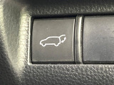【パワーバックドア】スマートキーや運転席のボタンを押すだけでリアゲートが自動で開閉します!荷物を持っている時や、高い位置にあるバックドアを閉める際に便利な機能です♪