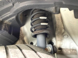 お車を安心してお乗りいただく為には、足回りの定期点検が欠かせません。サービスサポート(有償保証)では無料点検もご提供しており、安心のカーライフをお過ごしいただけるサポート体制が整っています。