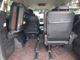 ●片側フラットスペース●ラゲージルームが広がり乗車人数や荷物の量に合わせてアレンジできます