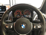 運転の楽しいBMWでは、アクセルを踏み込んでしまいそうになりますが、速度表示も見やすいため、常にお車の速度を把握できます。