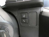 レーンディパーチャーアラートとは車線または走路からの逸脱の可能性を警告すると共に、車線または走路からの逸脱を避けるためのハンドル操作の一部を支援する機能です。詳細は販売店スタッフまでおたずねください。