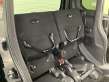 リアシート座面を持ち上げると、背の高い荷物を積むのに便利なトールモードに変身します!多彩なシートアレンジで使い勝手良好!