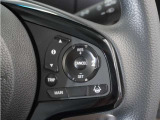 ◆アダプティブクルーズコントロール◆予め設定した車速内でクルマが自動的に加減速。前走車との適切な車間距離を維持しながら追従走行します。【LKAS】車線維持支援システムでステアリング操作を支援。