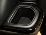 運転席の届きやすいところにドリンクホルダーがついています。視線をそらすことなく手に取れるので運転に集中できて安心ですね。