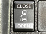 【パワースライドドア】スマートキーや運転席のスイッチでスライドドアの開閉が可能♪電動だから力を入れてドアを開ける必要が無く、小さいお子様でも、重い荷物を持っている時もラクに開け閉めできます♪