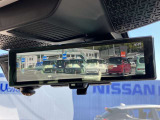 インテリジェント ルームミラー、車両後方のカメラ映像をミラー面に映し出すので、車内の状況や、天候などに影響されずいつでもクリアな後方視界が得られます。