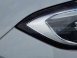 LEDヘッドラントは自然に近い色で、夜間の運転時や天候の悪い時にキレイに照らしてくれます。