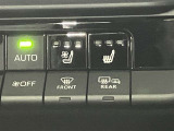 運転席側のシートヒータースイッチ&シートベンチレータースイッチです。