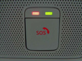 急病時や危険を感じた時、SOSコールスイッチを押すと専門のオペレータに繋がって、警察や消防への連携をサポートしてくれます。また、万が一の事故発生時には、エアバッグ展開と連動して自動通報します。別途契約要