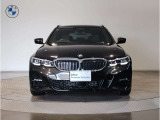 【キドニーグリル】BMWは約90年もの間、ほぼ全ての車両にひと目でBMWだと分かるこの特徴的なフロントグリルが備えられ、デザイン・アイコンとして親しまれてきました。