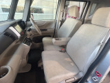 運転席・助手席側共にエアバッグ装備!安全面にも配慮されています!