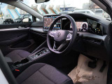 認定中古車保証1年間距離無制限の保証とロードアシスタンスサービスが全車に付帯されています。また、1年間または2年間の延長保証(有償)もご利用いただけます。