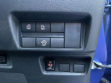 ハンドル右奥には各種設定スイッチがあります。運転者がスッと手を伸ばせば操作できので便利です。