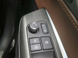 電動格納ミラー! スイッチひとつでミラーを畳めます。