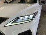 LEDヘッドライトです。デザイン性がよくとても明るいので、夜間の走行や悪天候でも安心です。しかも長寿命!