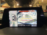 【パノラミックビューモニター】専用のカメラにより、上から見下ろしたような視点で360度クルマの周囲を確認することができます☆死角部分も確認しやすく、狭い場所での切り返しや駐車もスムーズに行えます。