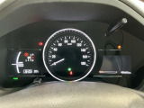 メーターの横に液晶カラーディスプレーを装備。航続可能距離等の情報やHonda SENSINGの注意・警告を表示します!