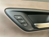 パワーシート搭載。微妙な調整が手軽にでき、ピッタリなポジションで運転することが可能です。