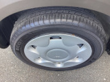 【左前】純正ホイールキャップ&タイヤです(155/65R14)