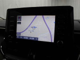 スマートフォンとの連携を可能にしたディスプレイオーディオにはナビキットを採用。AM/FM(ワイドFM対応)、Bluetooth/USB入力に対応しています。(T‐Connectは別途有料)