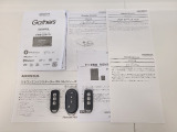 【エンジンスターター】離れた場所からエンジン始動が可能で、夏冬共に乗車前から快適な車内温度でお乗りいただけます。