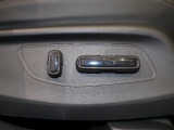 【パワーシート】メモリー機能付きパワーシート装備車です。電動でシートが動きます、高級感がありとても便利な機能です!