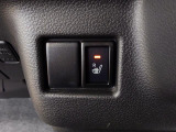 運転席にはシートヒーターを装備しています。