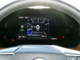 メーター中央に、様々な車両情報を表示してくれる、ディスプレイがついています。