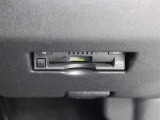 ETC車載器は、ビルトインタイプですっきり収納され、見た目も使い勝手も満足のアイテムです。