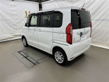 広々とした車内空間に優れた燃費性能。更にデザインも上質で人気のお車です!