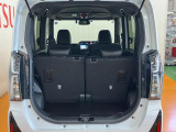 簡単な荷物が載せられるトランクルーム